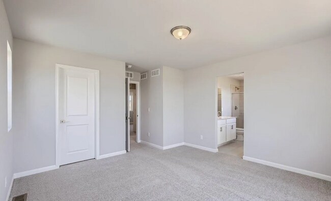 Building Photo - 2135 Arborwood Ln