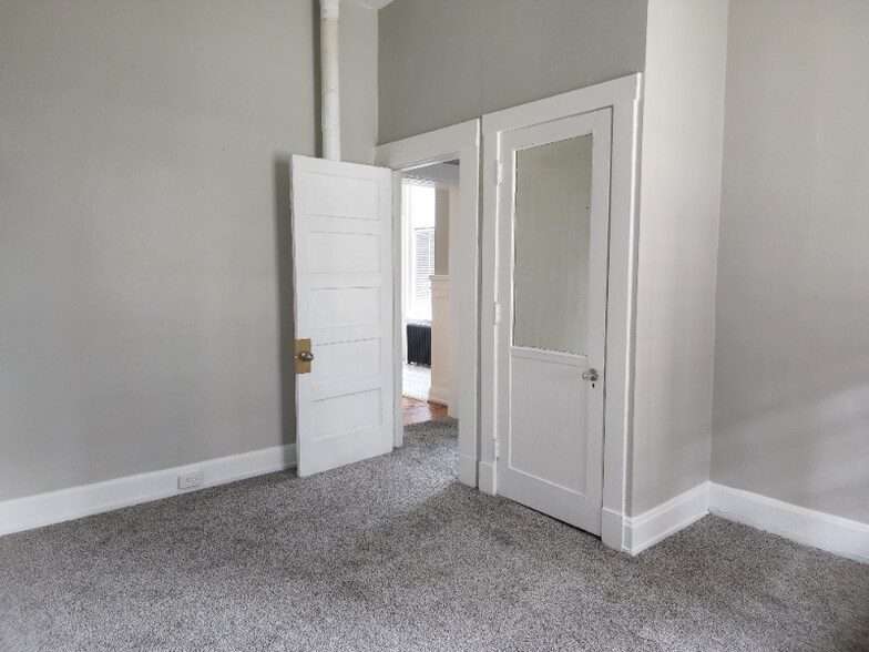 Building Photo - 945 Dana Ave