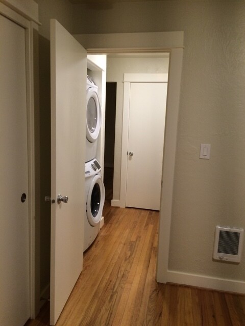 Building Photo - Modern Remodel Spacious 2BD University Par...