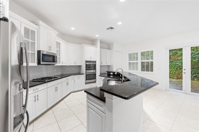 Building Photo - 9741 S Miralago Way