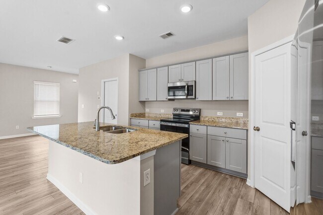 Building Photo - 4 Bedroom Single Family Home In Pendergrass!