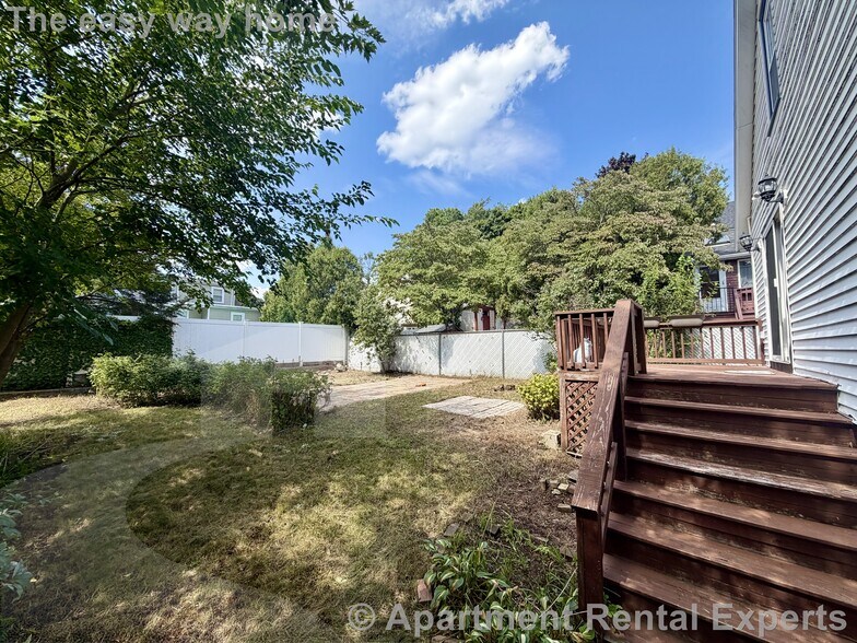 Building Photo - 36 Dedham St