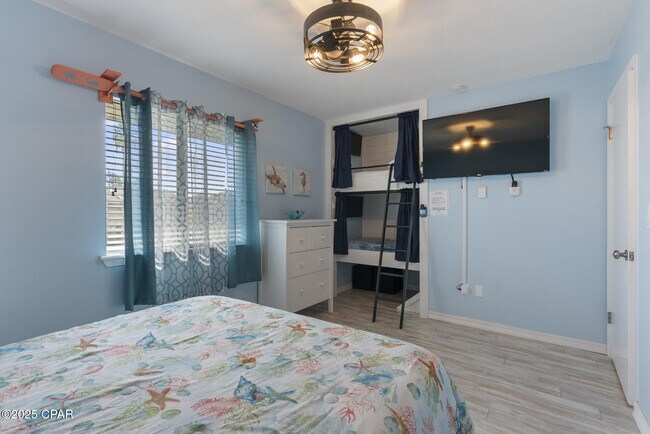 Building Photo - 164 Robin Ln