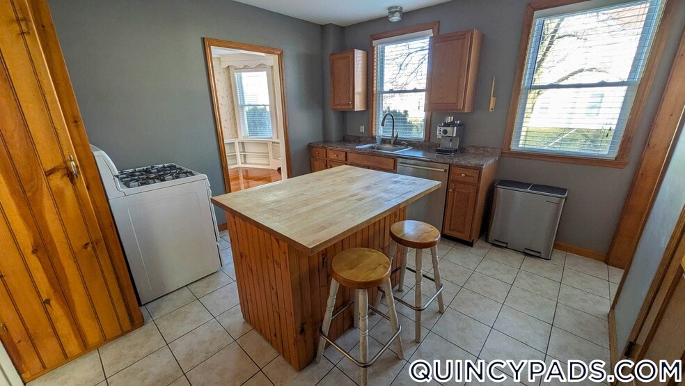 Building Photo - 37 Glover Ave