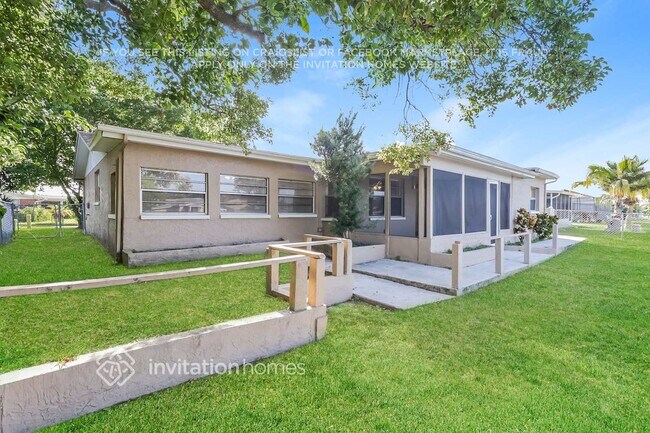 Building Photo - 2253 Hama Dr