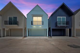 Building Photo - 4612 Crown Grove Ln
