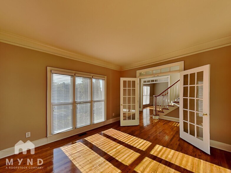 Building Photo - 12515 Magnolia Cir