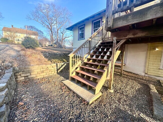 Building Photo - 53 Circuit Rd