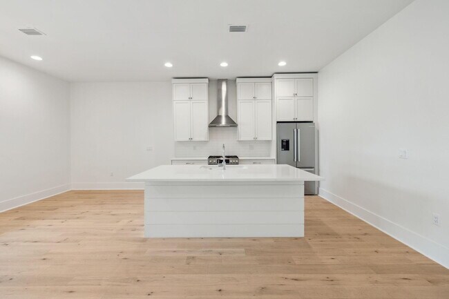 Building Photo - 91 Heartwood St