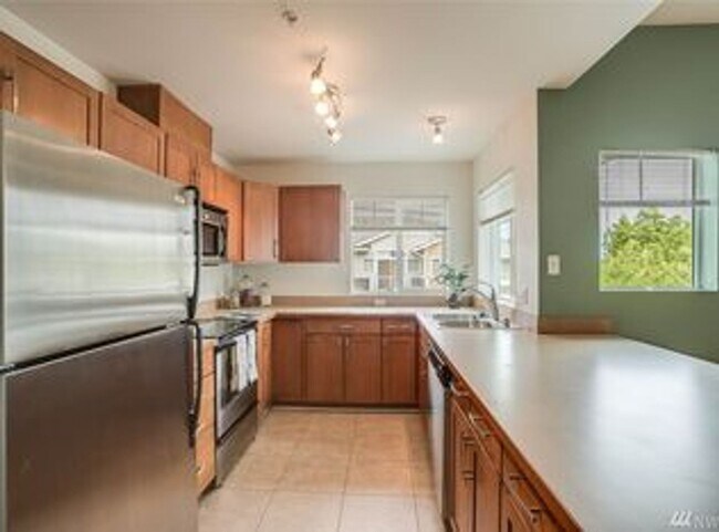 Building Photo - 4050 S 212th Ct
