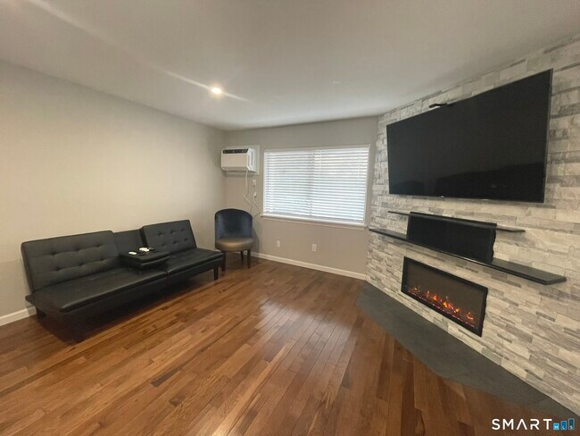 Building Photo - 31 Willow Springs