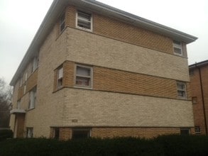Building Photo - 2062 W 135th