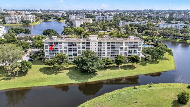 Building Photo - 3080 N Course Dr