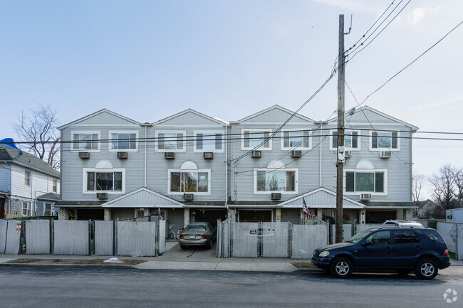 Building Photo - Cassidy Condominiums