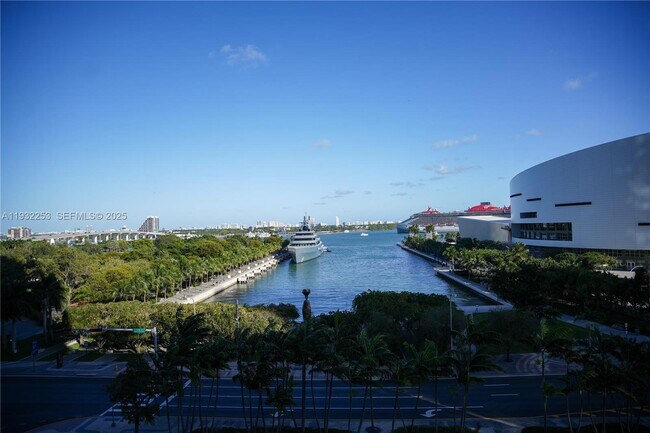 Building Photo - 888 Biscayne Blvd