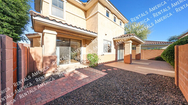 Building Photo - 13601 W Cypress St