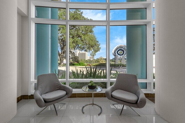 Building Photo - “Luxury, Location, Lifestyle — All at The Waverly”