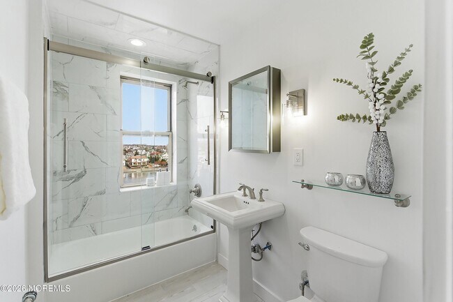 Building Photo - 400 Deal Lake Dr