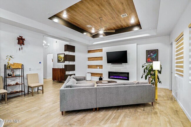 Building Photo - 2300 Tierra Zaria