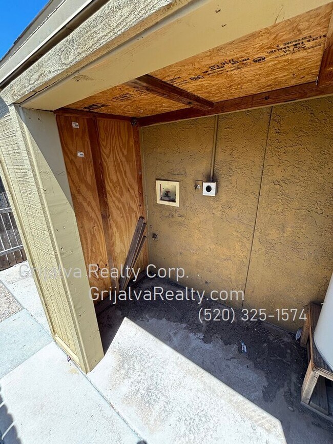 Building Photo - 1245 E 25th St
