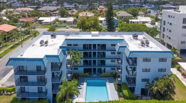 Building Photo - 1975 SE 3rd St