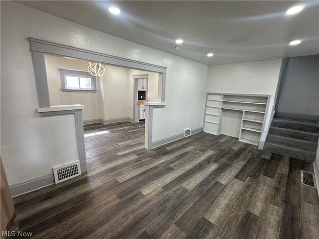 Building Photo - 1268 E 133rd St