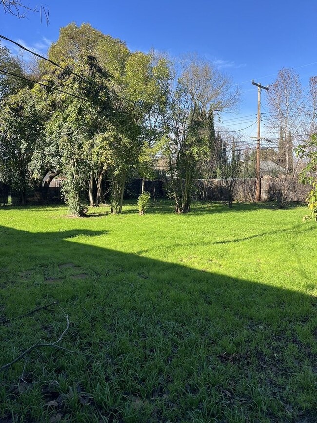 Building Photo - MARCH MOVE IN SPECIAL!! STUNNING REMODELED 3 BED HOME IN CARMICHAEL!!