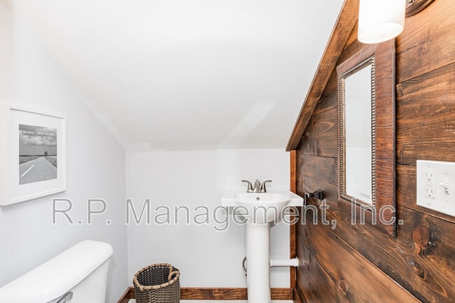 Building Photo - 1629 Watson Ave