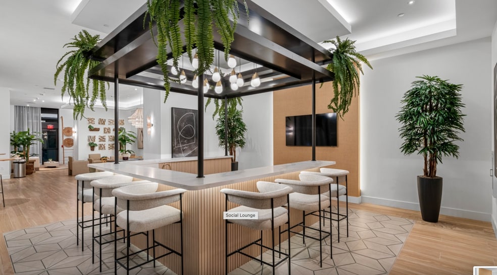 Building Photo - 16375 Biscayne Blvd