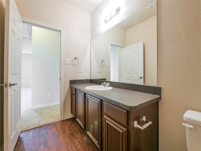 Building Photo - 5417 Dolores Pl