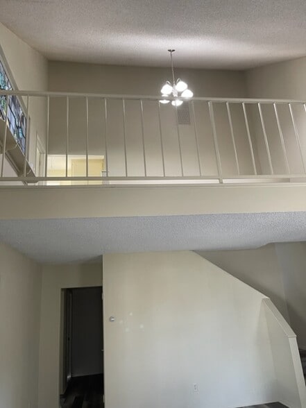 loft - 4109 Beethoven St