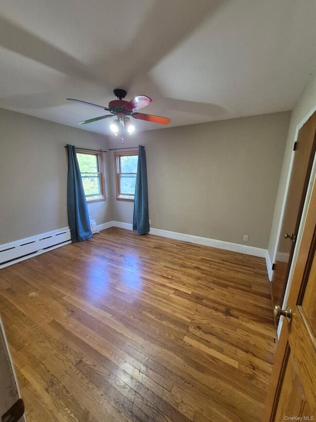 Building Photo - 3 Meadowbrook Dr