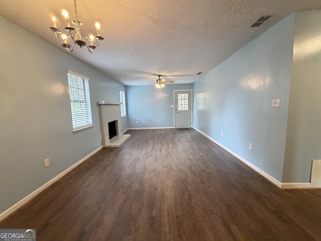 Building Photo - 682 Timothy Rd
