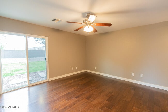 Building Photo - 803 E Palmaire Ave