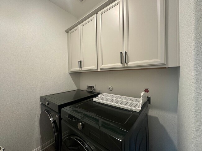 Building Photo - 3 Bed 2 Bath in Liberty Hill Tx