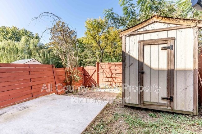 Building Photo - 1438 Cottonwood Ct