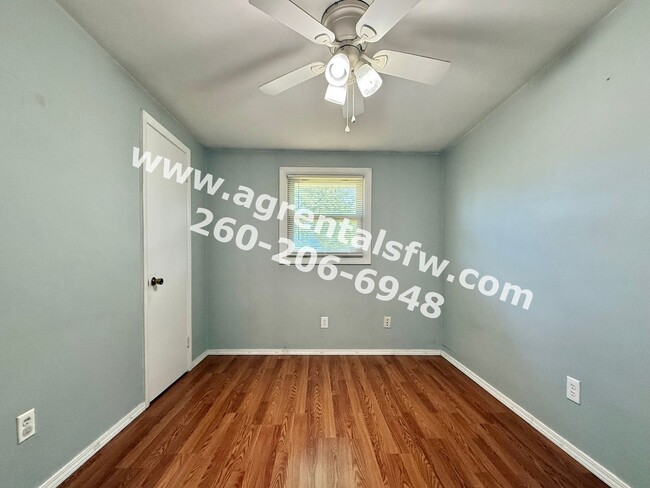 Building Photo - 3 Bedroom House