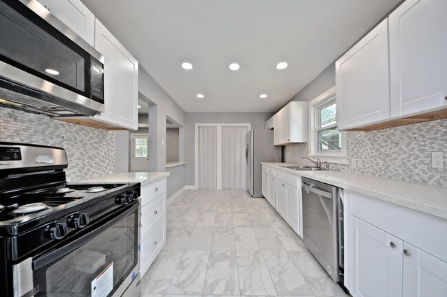 Primary Photo - 3834 Rosedale St
