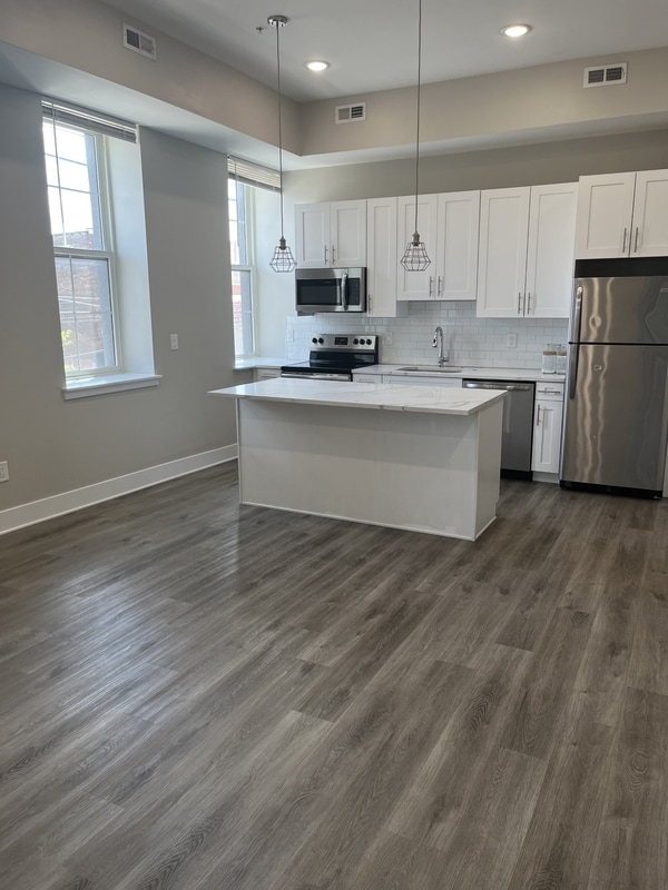 Building Photo - 4000 W Girard Ave