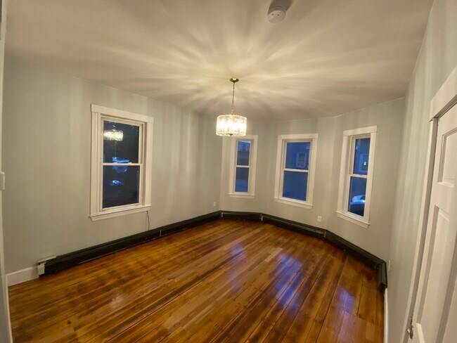 Building Photo - 63 Marshfield St