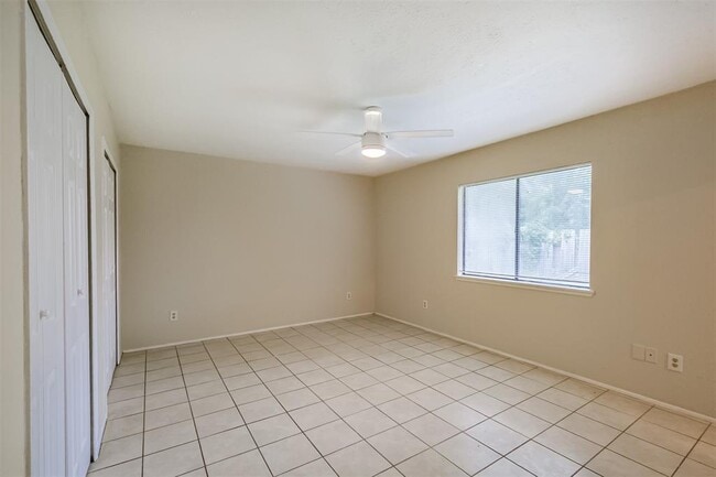 Building Photo - 6615 Blue Ridge Dr