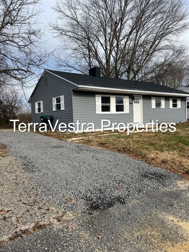 Building Photo - 3 Bed Single Family in Upper Deerfield!