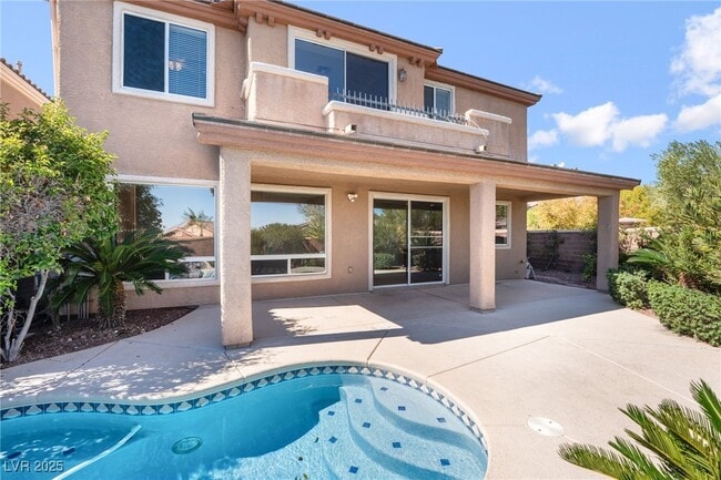 Building Photo - 600 El Loro St