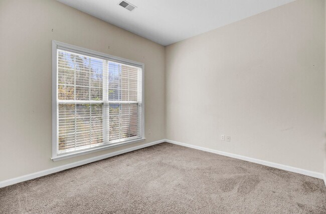 Building Photo - Spacious 5-Bedroom Rental with Dual Master...