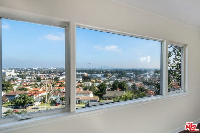 Building Photo - 3617 Homeway Dr