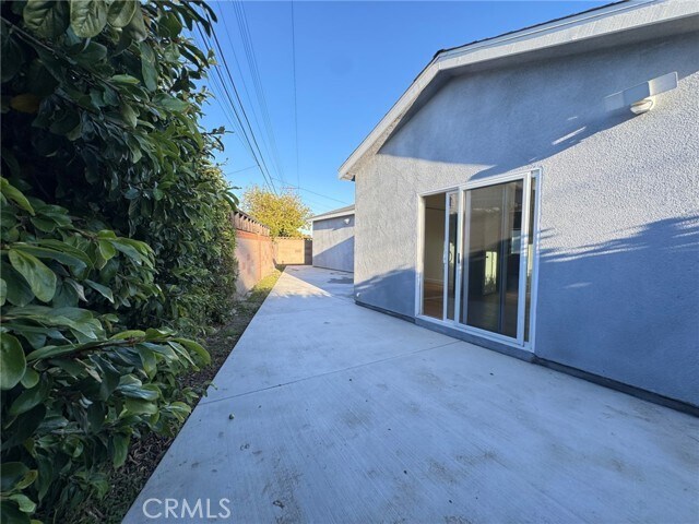 Building Photo - 6635 Vanguard Ave