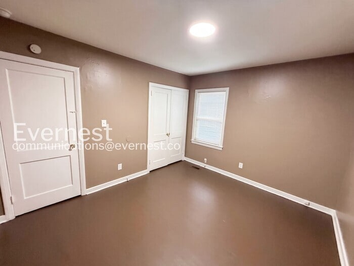 Building Photo - 1412 Woodward Rd