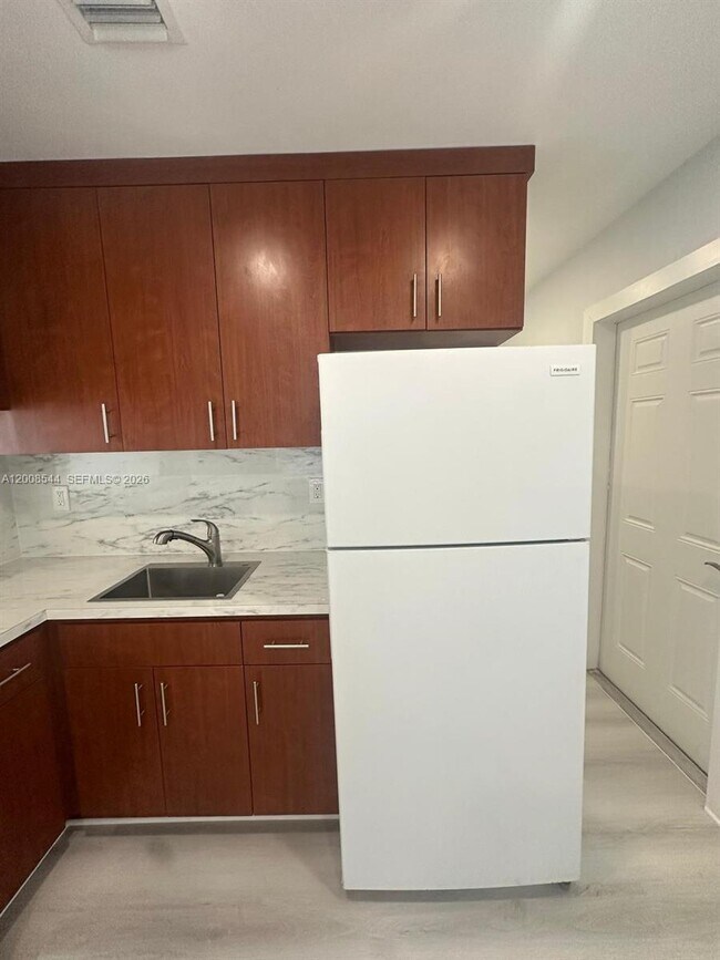 Building Photo - 1555 NW 34th St