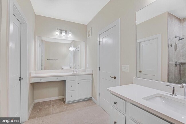 Building Photo - 222 Petite Sirah Terrace SE