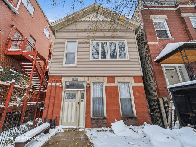 Building Photo - 2452 W Arthington St